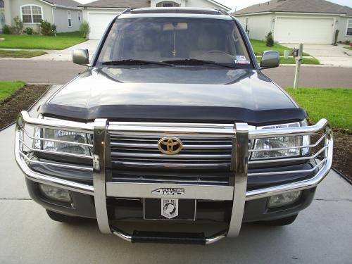 Photo of a 1998-2002 Toyota Land Cruiser in Riverock Green Mica (paint color code 1C3)