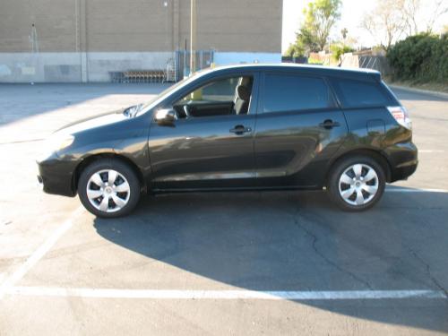 Photo of a 2005-2006 Toyota Matrix in Shadow Mica (paint color code 1F4)