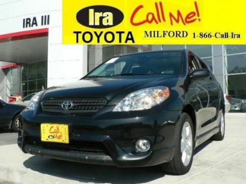 Photo of a 2003-2008 Toyota Matrix in Black Sand Pearl (paint color code 209)