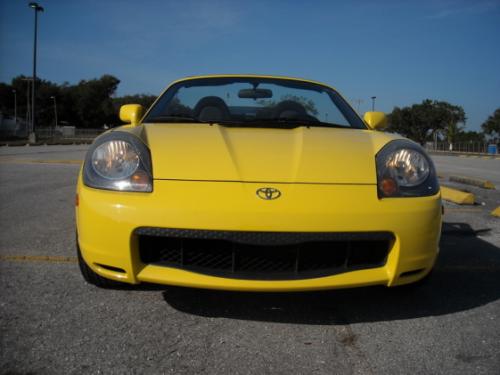 Photo of a 2000-2005 Toyota MR2 in Solar Yellow (paint color code 576)