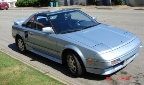 Photo of a 1989 Toyota MR2 in Ice Blue Pearl (paint color code 8G2)