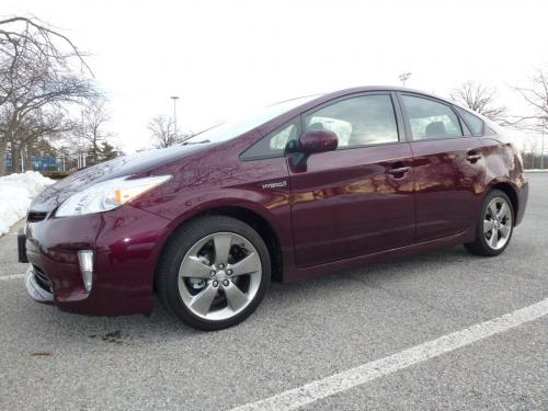 Photo of a 2013 Toyota Prius in Black Cherry Pearl (paint color code 3P2)