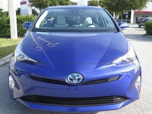 Photo of a 2016-2018 Toyota Prius in Blue Crush Metallic (paint color code 8W7)