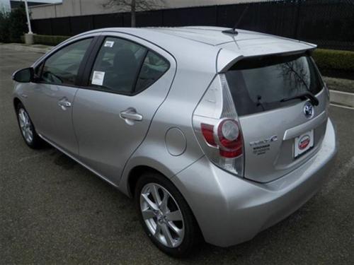 Photo of a 2012-2019 Toyota Prius c in Classic Silver Metallic (paint color code 1F7)