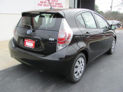 Photo of a 2012-2019 Toyota Prius c in Black Sand Pearl (paint color code 209E)