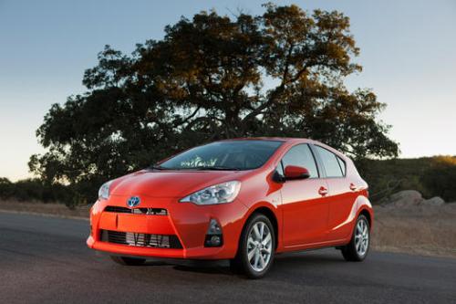 Photo of a 2012-2014 Toyota Prius c in Habanero (paint color code 4V7)