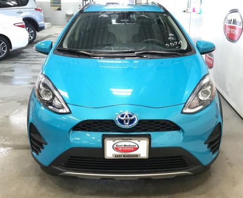 Photo of a 2018-2019 Toyota Prius c in Tide Pool Pearl (paint color code 792)