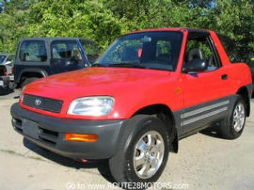 Photo of a 1996-1997 Toyota RAV4 in Bright Red (paint color code 3E6)