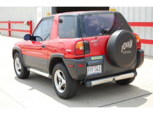 Photo of a 1996-1997 Toyota RAV4 in Bright Red (paint color code 3E6)