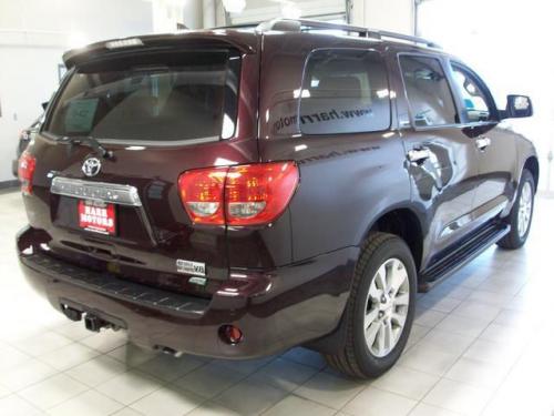 Photo of a 2012-2020 Toyota Sequoia in Sizzling Crimson Mica (paint color code 3R0)