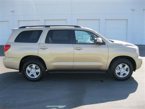 Photo of a 2010-2017 Toyota Sequoia in Sandy Beach Metallic (paint color code 4T8)