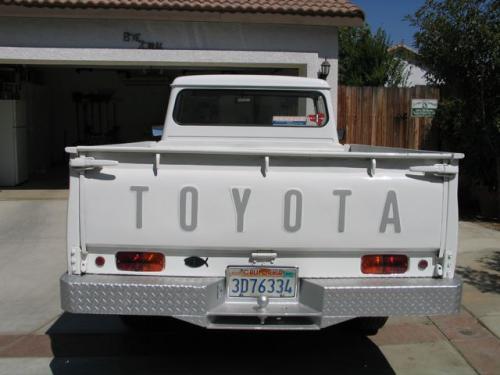 Photo of a 1964-1968 Toyota Stout in Lily White (paint color code T403)