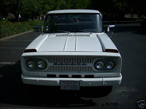 Photo of a 1964-1968 Toyota Stout in Lily White (paint color code T403)