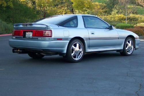 Photo of a 1989-1990 Toyota Supra in Ice Blue Pearl (paint color code 8G2)