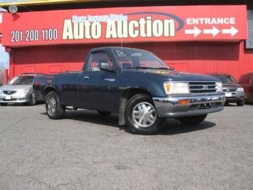 Photo of a 1993-1996 Toyota T100 in Evergreen Pearl (paint color code 27X)