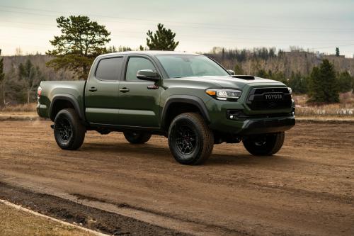 Photo of a 2020-2022 Toyota Tacoma in Army Green (paint color code 6V7)