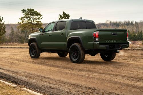 Photo of a 2020-2022 Toyota Tacoma in Army Green (paint color code 6V7)