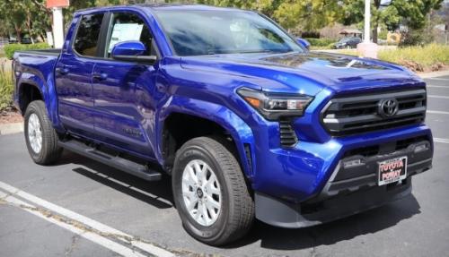 Photo of a 2024-2025 Toyota Tacoma in Blue Crush Metallic (paint color code 8W7)