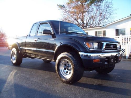 Photo of a 1996-1999 Toyota Tacoma in Black Metallic (paint color code 204)