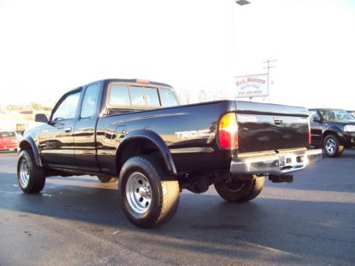 Photo of a 1996-1999 Toyota Tacoma in Black Metallic (paint color code 204)