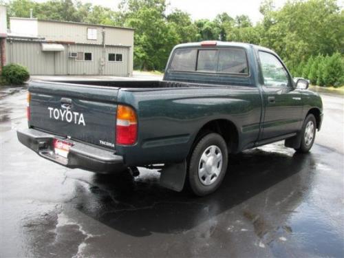 Photo of a 1995.5-1998 Toyota Tacoma in Evergreen Pearl (paint color code 751)