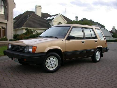 Photo of a 1983 Toyota Tercel in Gold Metallic on Dark Brown Metallic (paint color code 2J5)