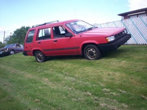 Photo of a 1985-1988 Toyota Tercel in Red (paint color code 3E6)