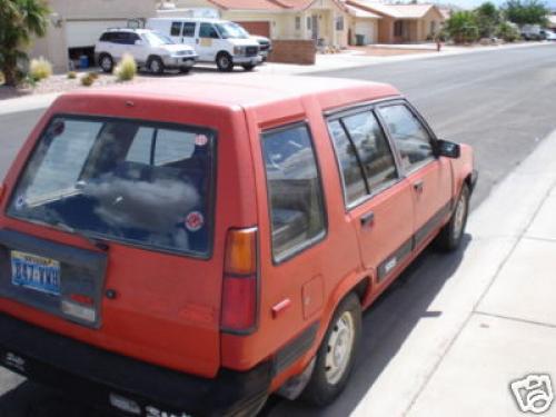 Photo of a 1985-1988 Toyota Tercel in Red (paint color code 3E6)