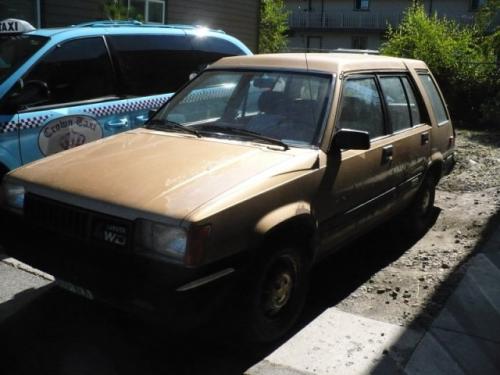 Photo of a 1984-1986 Toyota Tercel in Light Topaz Metallic (paint color code 4E1)