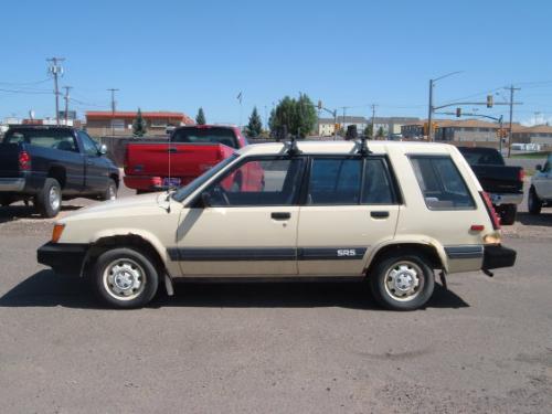 Photo of a 1983-1984 Toyota Tercel in Creme (paint color code 557)