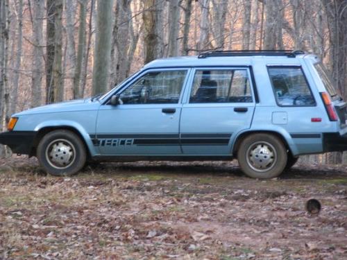 Photo of a 1984-1985 Toyota Tercel in Light Blue Metallic (paint color code 2R8)