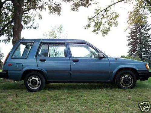 Photo of a 1987-1988 Toyota Tercel in Blue Metallic (paint color code 8D7)