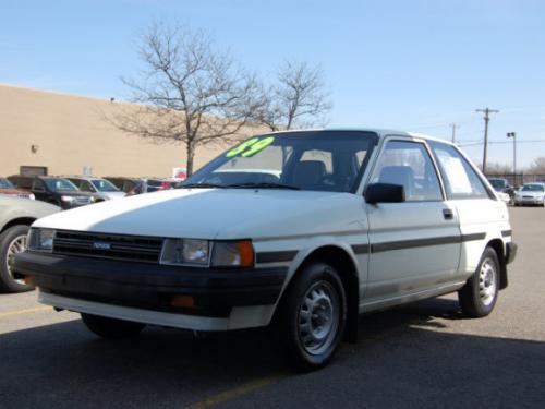 Photo of a 1987-1990 Toyota Tercel in White (paint color code 041)