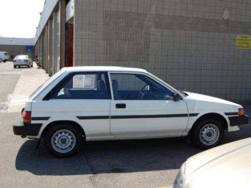 Photo of a 1987-1990 Toyota Tercel in White (paint color code 041)