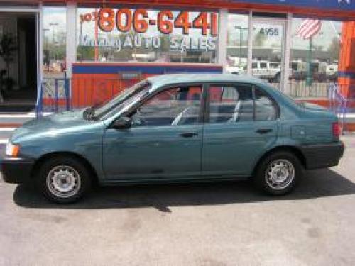 Photo of a 1993-1994 Toyota Tercel in Teal Mist Metallic (paint color code 6N1)