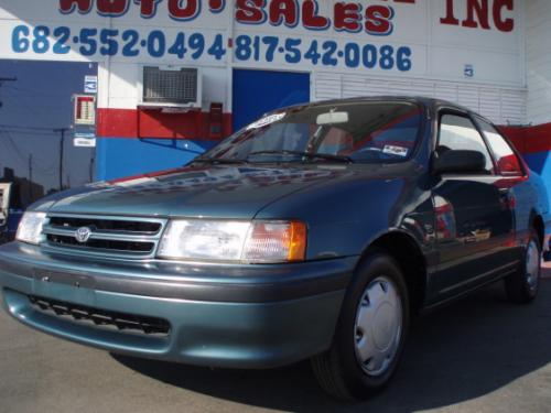 Photo of a 1993-1994 Toyota Tercel in Teal Mist Metallic (paint color code 6N1)