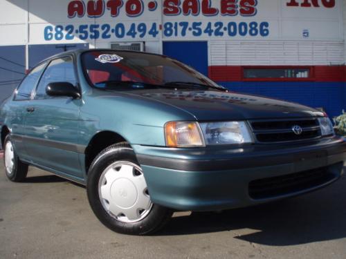 Photo of a 1993-1994 Toyota Tercel in Teal Mist Metallic (paint color code 6N1)