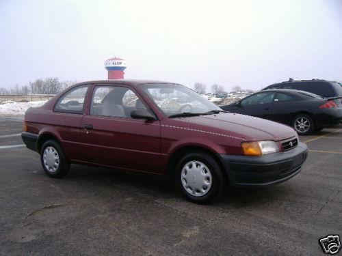 Photo of a 1995-1996 Toyota Tercel in Ruby Pearl (paint color code 3L3)