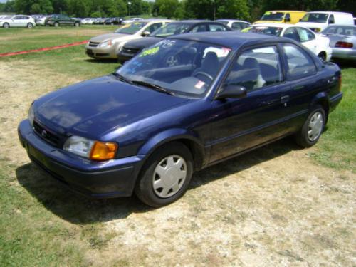 Photo of a 1995-1996 Toyota Tercel in Nightshadow Pearl (paint color code 8K0)