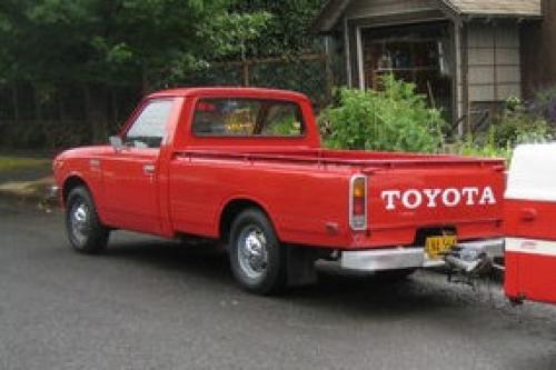 Photo of a 1974-1978 Toyota Truck in Red (paint color code 336)