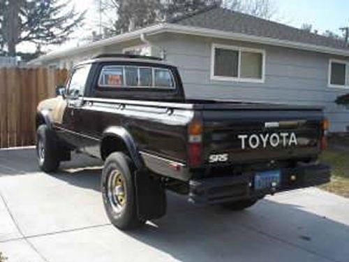 Photo of a 1982 Toyota Truck in Beige on Gloss Black (paint color code 2C6)