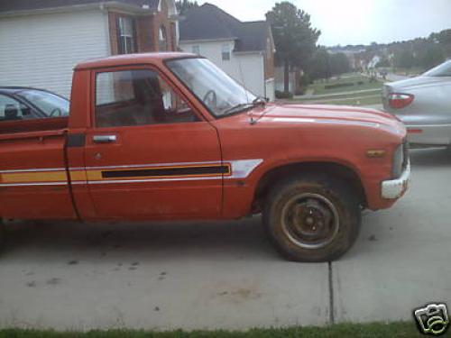 Photo of a 1979-1980 Toyota Truck in Red (paint color code 336)