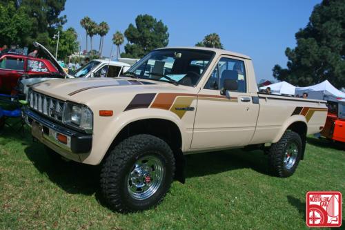 Photo of a 1983 Toyota Truck in Creme (paint color code 2H6)