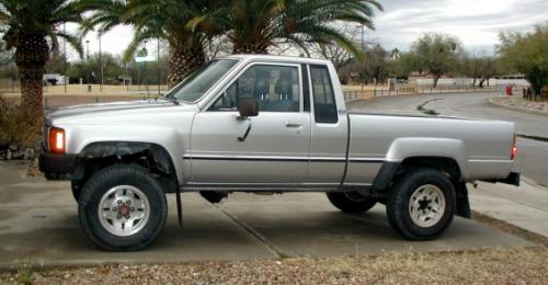 Photo of a 1985-1988 Toyota Truck in Silver Metallic (paint color code 147)