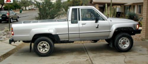 Photo of a 1985-1988 Toyota Truck in Silver Metallic (paint color code 147)