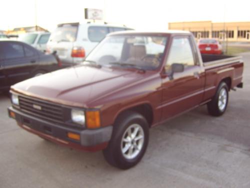 Photo of a 1984-1988 Toyota Truck in Wine Red (paint color code 3B2)