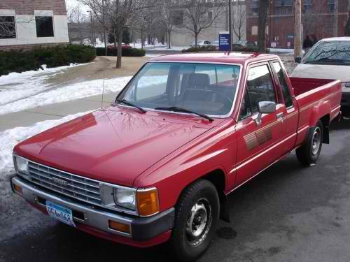 Photo of a 1986-1988 Toyota Truck in Red (paint color code 3D7)