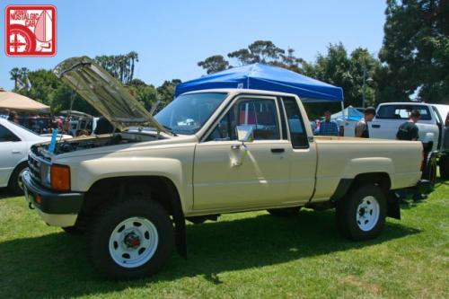 Photo of a 1984-1988 Toyota Truck in Creme (paint color code 557)