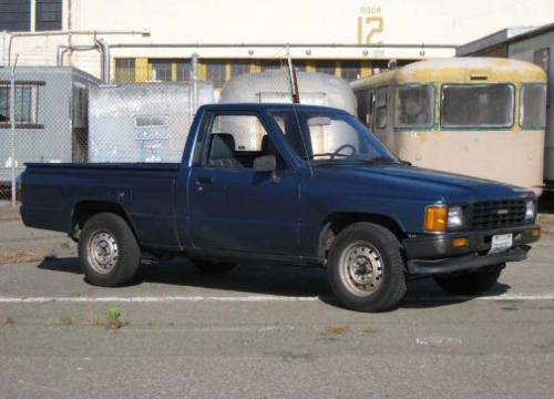 Photo of a 1988 Toyota Truck in Medium Blue Metallic (paint color code 8D7)