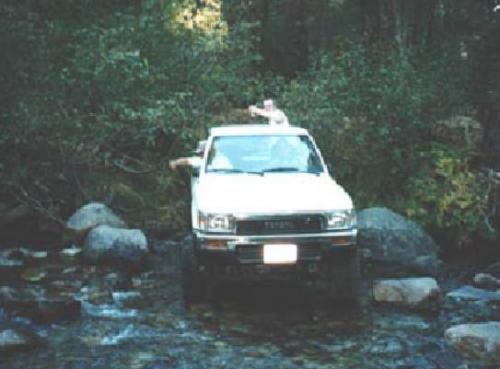 Photo of a 1989-1995 Toyota Truck in White (paint color code 045)